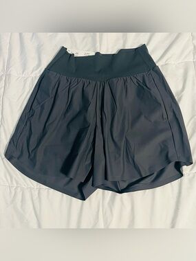 NWT Uniqlo women ultra stretch active shorts xxs